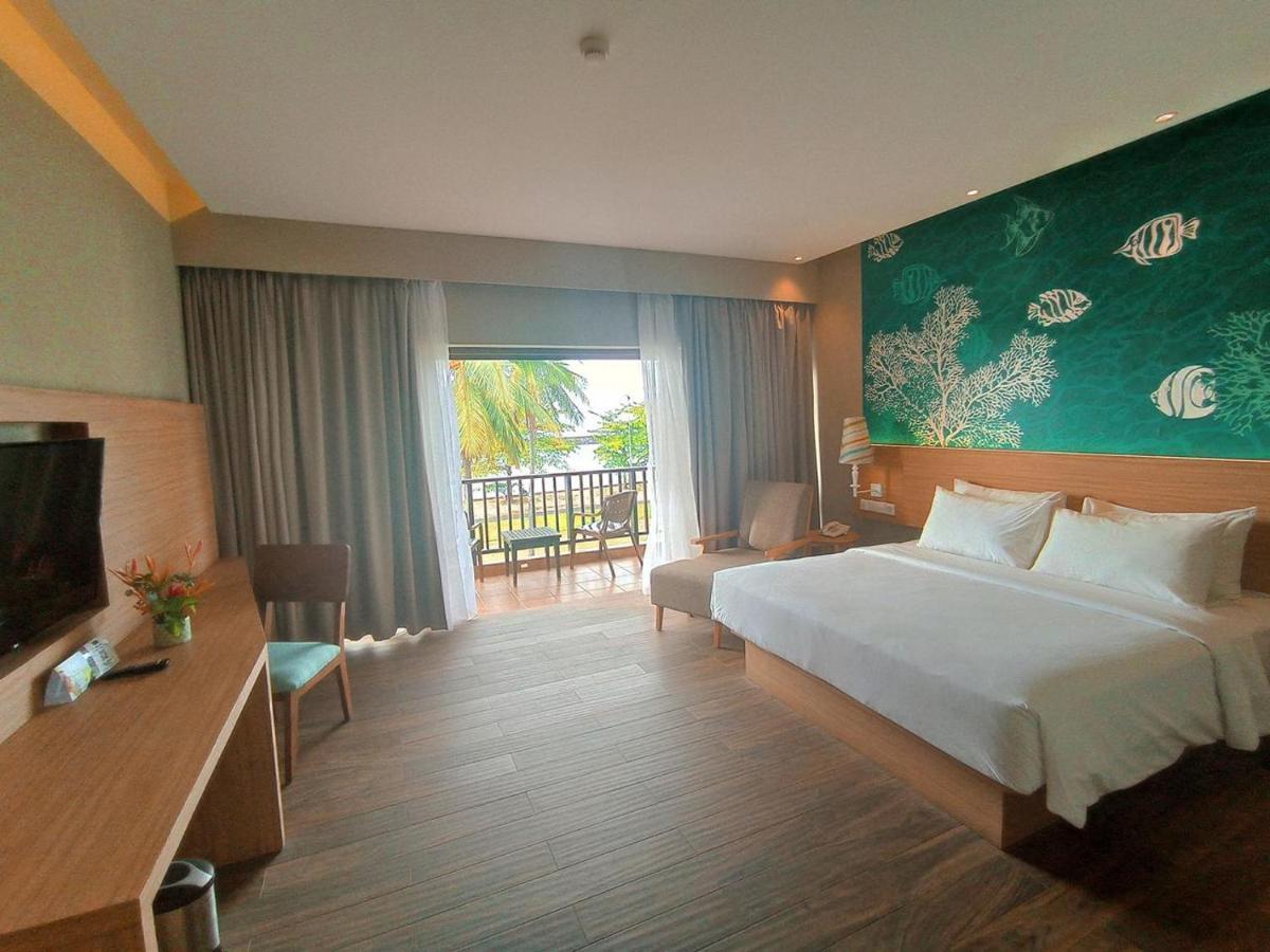 Mercure Manado Tateli Resort&Convention Exterior foto