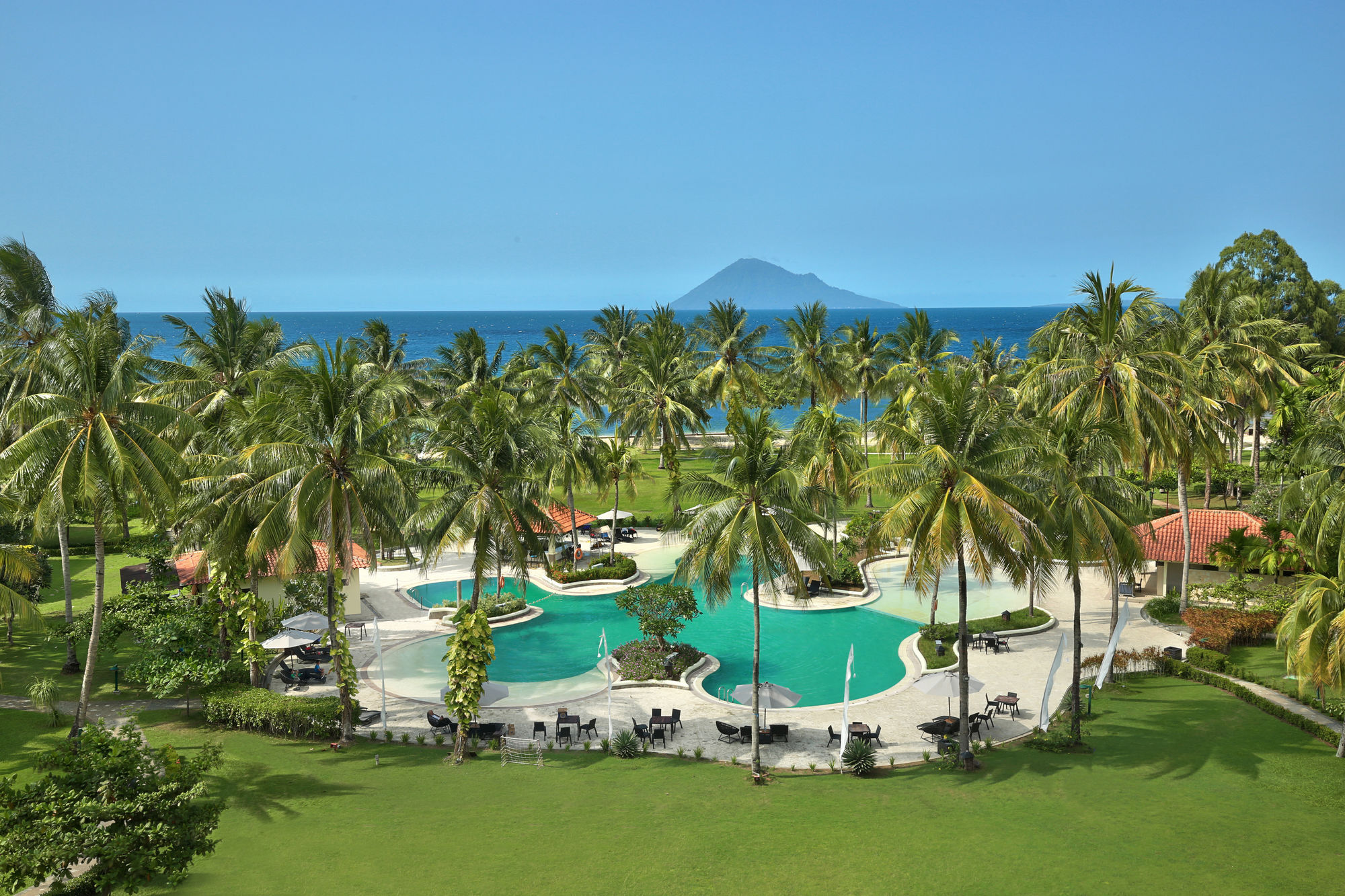 Mercure Manado Tateli Resort&Convention Exterior foto